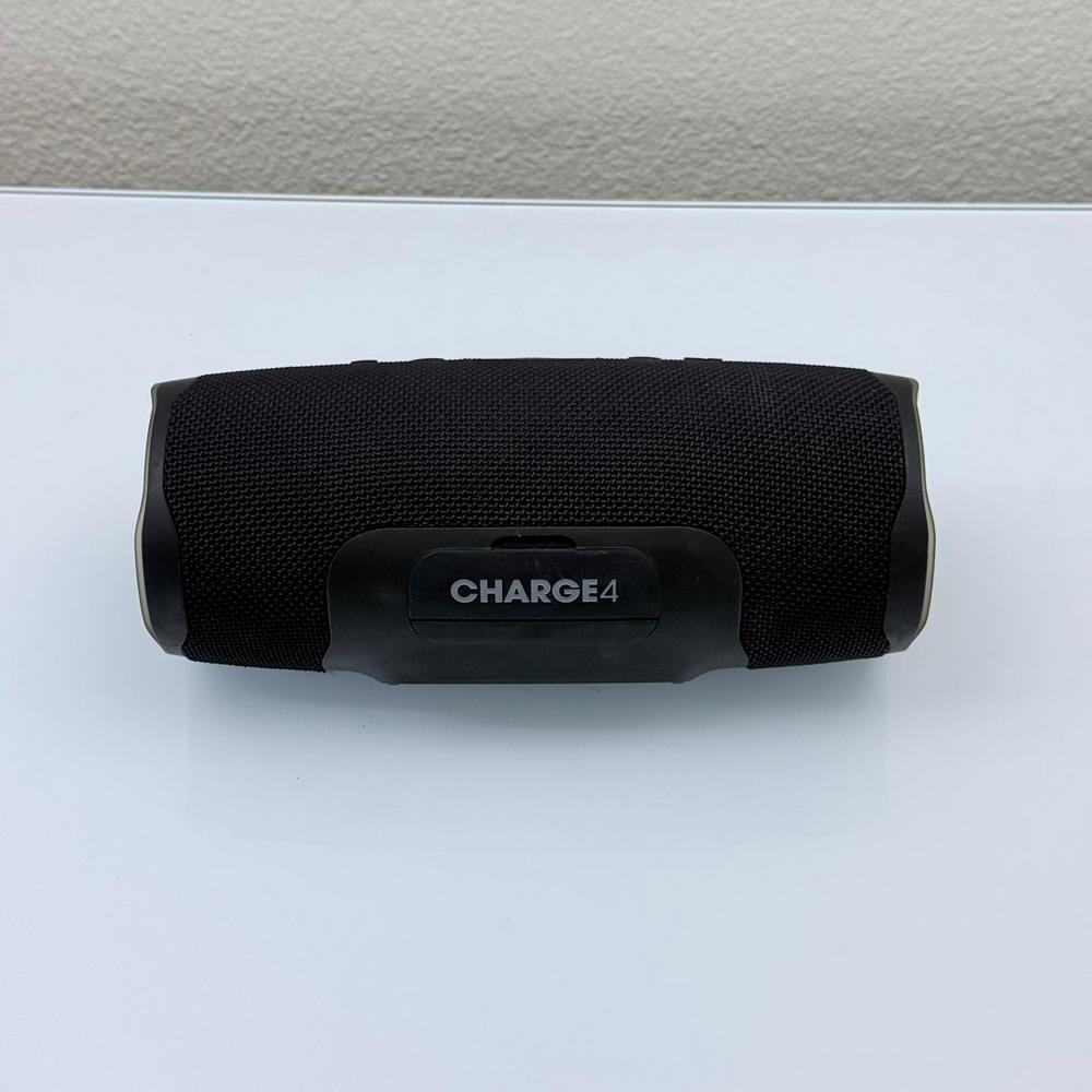 JBL Charge 4 - Portable Bluetooth Speaker with built-in Powerbank JBL Charge 4 - Portable Bluetooth Speaker with built-in Powerbank